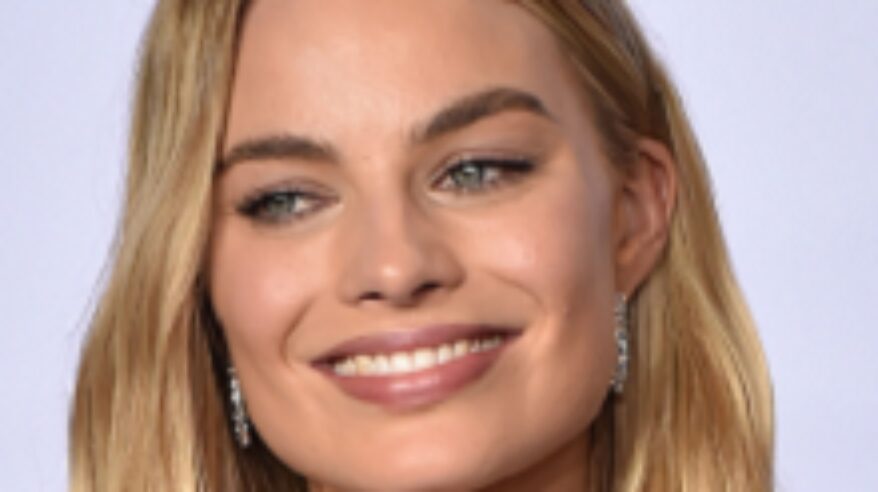 Margot Robbie readies to film in UK